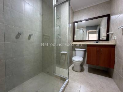 Apartamento de 3 alcobas en venta en Laureles, Medellín, 112 m² · foto 6 de 18