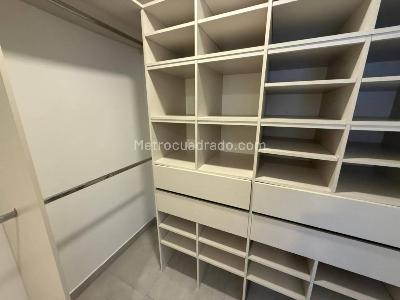 Apartamento de 5 alcobas en venta en El Poblado, Medellín, 190 m² · foto 14 de 20