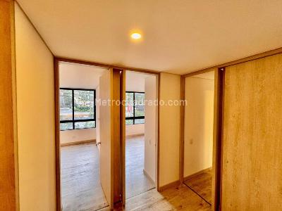 Apartamento en venta en Altos Del Poblado, Medellín · foto 10 de 19