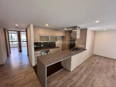 Apartamento en venta en Altos Del Poblado, Medellín · foto 12 de 19