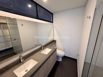 Apartamento en venta en Altos Del Poblado, Medellín · foto 6 de 19