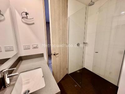 Apartamento en venta en Altos Del Poblado, Medellín · foto 8 de 19