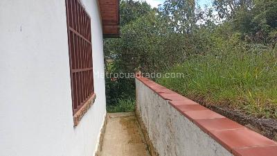 Casa de 3 alcobas en venta en Santa Elena, Medellín, 1166 m² · foto 15 de 20