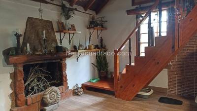 Casa de 3 alcobas en venta en Santa Elena, Medellín, 1166 m² · foto 3 de 20