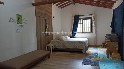Casa de 3 alcobas en venta en Santa Elena, Medellín, 1166 m² · foto 5 de 20