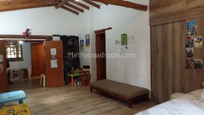 Casa de 3 alcobas en venta en Santa Elena, Medellín, 1166 m² · foto 6 de 20