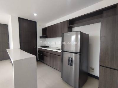 Apartamento de 3 alcobas en arriendo en Altos Del Poblado, Medellín, 87 m² · foto 3 de 16