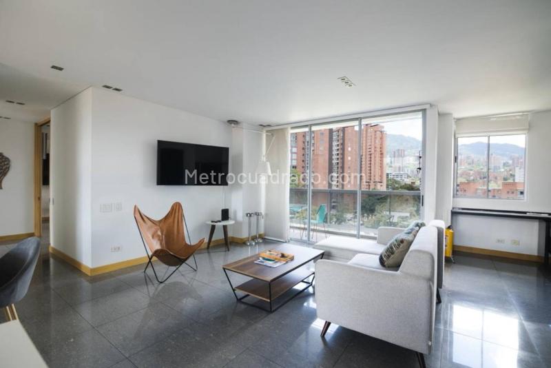 Spacious 2BR Apartment with Pool in Lalinde