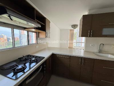 Apartamento de 4 alcobas en arriendo en El Poblado, Medellín, 145 m² · foto 4 de 20