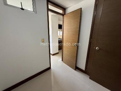 Apartamento de 4 alcobas en arriendo en El Poblado, Medellín, 145 m² · foto 9 de 20