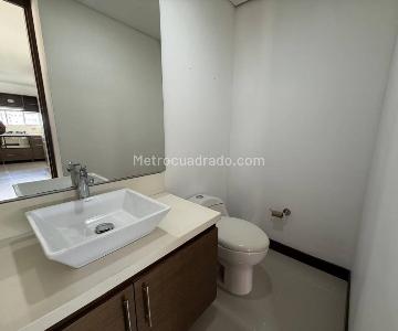 Apartamento de 4 alcobas en arriendo en El Poblado, Medellín, 145 m² · foto 10 de 20
