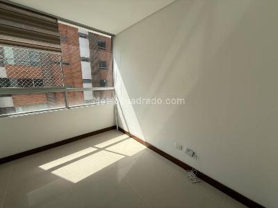 Apartamento de 4 alcobas en arriendo en El Poblado, Medellín, 145 m² · foto 13 de 20