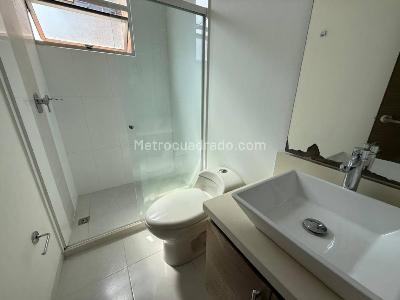 Apartamento de 4 alcobas en arriendo en El Poblado, Medellín, 145 m² · foto 15 de 20