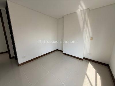 Apartamento de 4 alcobas en arriendo en El Poblado, Medellín, 145 m² · foto 19 de 20