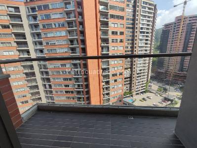 Apartamento en arriendo en Altos Del Poblado, Medellín · foto 4 de 12