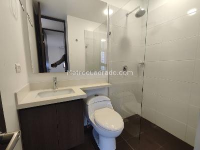 Apartamento en arriendo en Altos Del Poblado, Medellín · foto 5 de 12