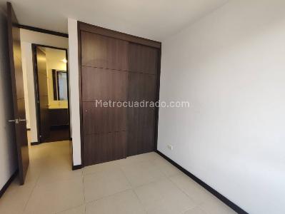 Apartamento en arriendo en Altos Del Poblado, Medellín · foto 7 de 12