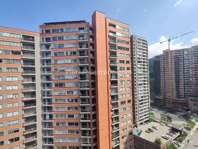 Apartamento en arriendo en Altos Del Poblado, Medellín · foto 9 de 12