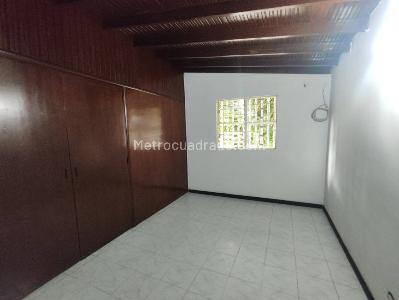 Casa de 5 alcobas en arriendo en Malibu, Medellín, 200 m² · foto 11 de 20