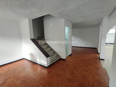 Casa de 5 alcobas en arriendo en Malibu, Medellín, 200 m² · foto 15 de 20