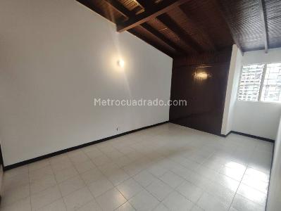 Casa de 5 alcobas en arriendo en Malibu, Medellín, 200 m² · foto 4 de 20