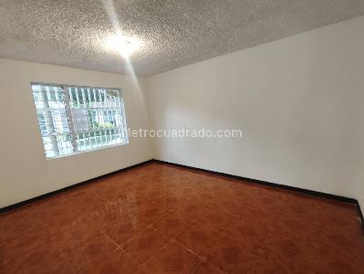 Casa de 5 alcobas en arriendo en Malibu, Medellín, 200 m² · foto 5 de 20