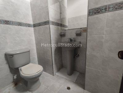 Casa de 5 alcobas en arriendo en Malibu, Medellín, 200 m² · foto 6 de 20