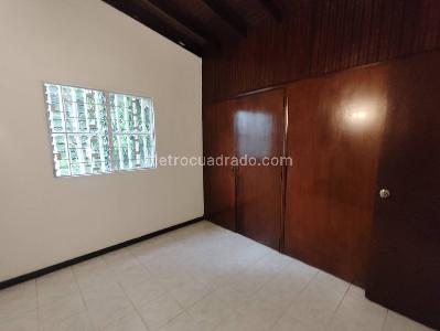 Casa de 5 alcobas en arriendo en Malibu, Medellín, 200 m² · foto 8 de 20