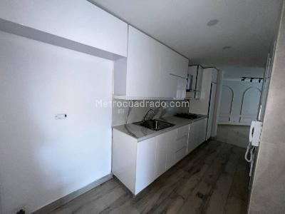 Apartamento de 3 alcobas en arriendo en Conquistadores, Medellín, 135 m² · foto 2 de 18