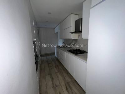 Apartamento de 3 alcobas en arriendo en Conquistadores, Medellín, 135 m² · foto 3 de 18