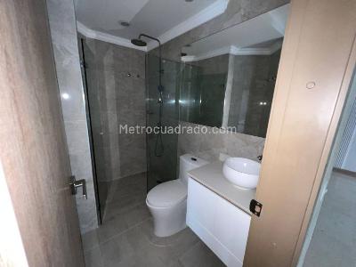 Apartamento de 3 alcobas en arriendo en Conquistadores, Medellín, 135 m² · foto 7 de 18