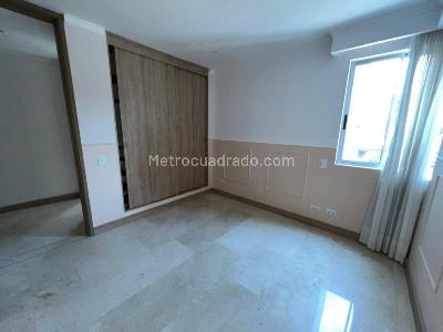 Apartamento de 3 alcobas en arriendo en Conquistadores, Medellín, 135 m² · foto 11 de 18