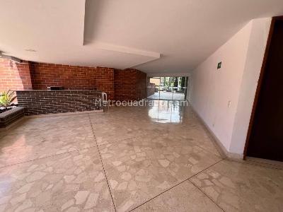 Apartamento de 3 alcobas en arriendo en Conquistadores, Medellín, 135 m² · foto 14 de 18