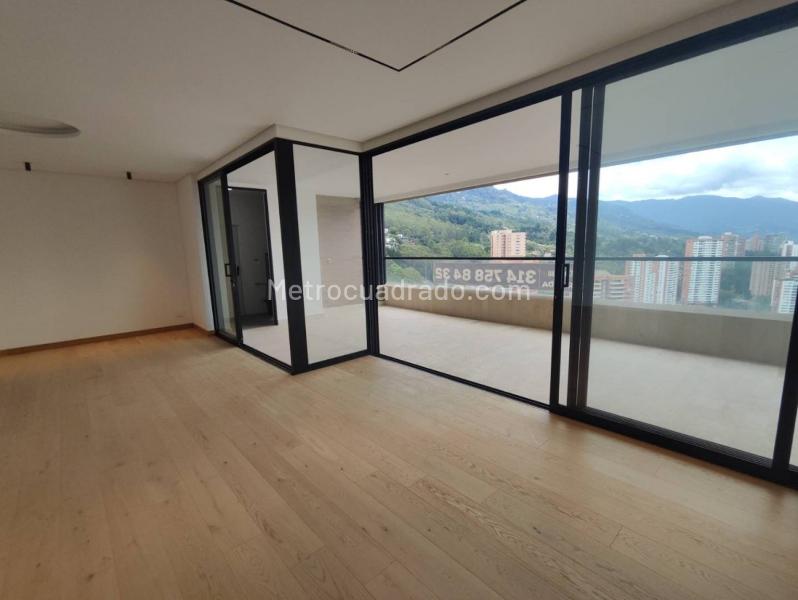 Exclusive 3BR Apartment with Gym in El Tesoro