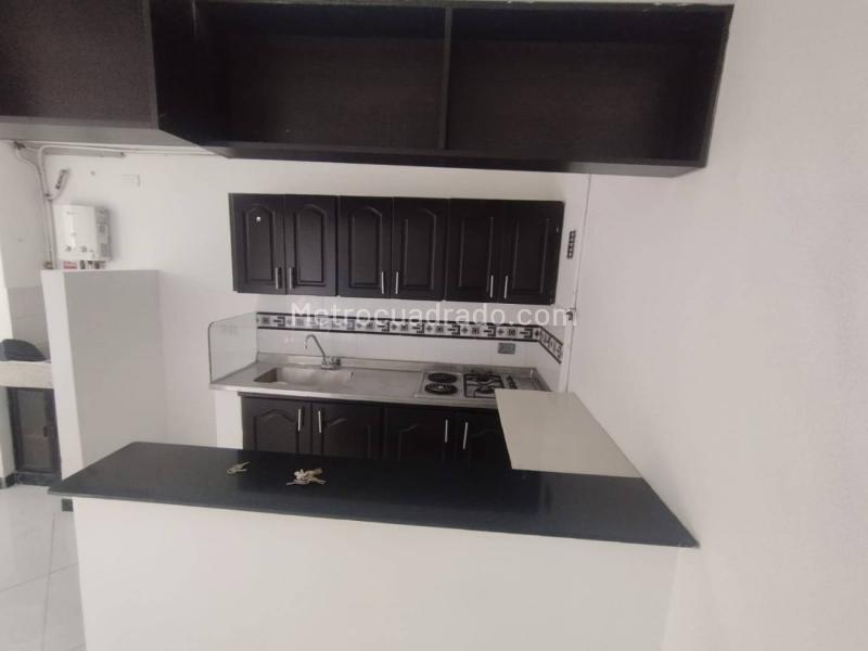 2BR Apartment with Balcony near Family Park in Itagüí - 3