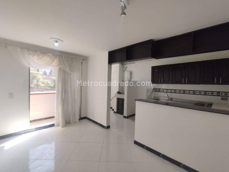 2BR Apartment with Balcony near Family Park in Itagüí - 6