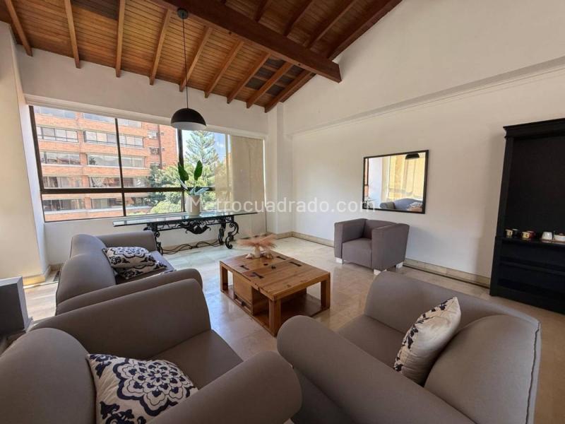 Duplex de Lujo Amoblado de 4 Alcobas en Los Balsos - 3