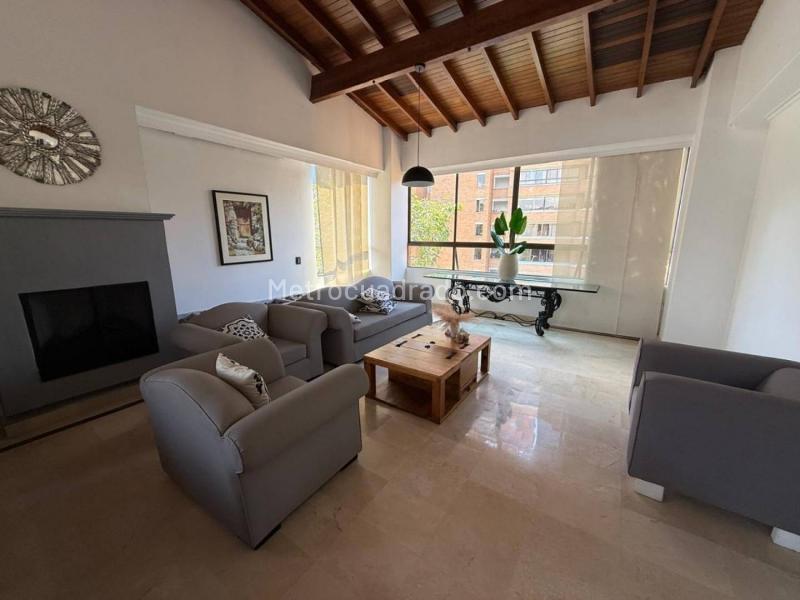 Duplex de Lujo Amoblado de 4 Alcobas en Los Balsos - 4