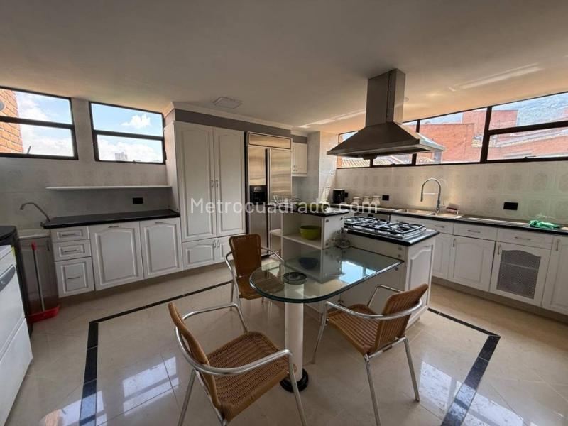 Duplex de Lujo Amoblado de 4 Alcobas en Los Balsos - 5