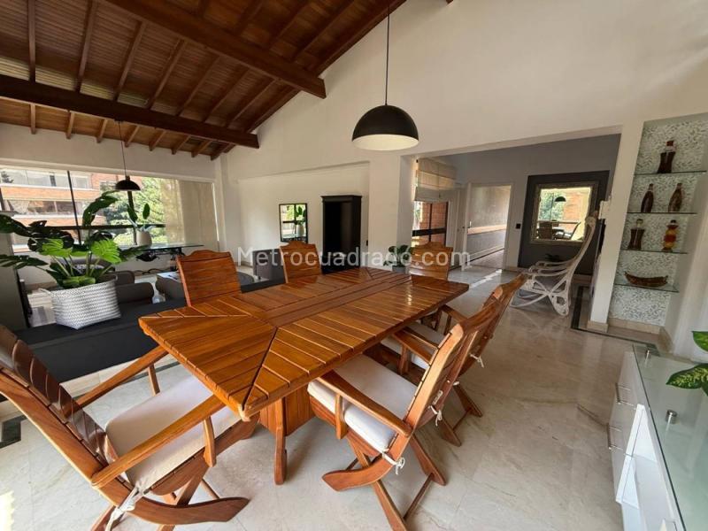 Duplex de Lujo Amoblado de 4 Alcobas en Los Balsos - 8