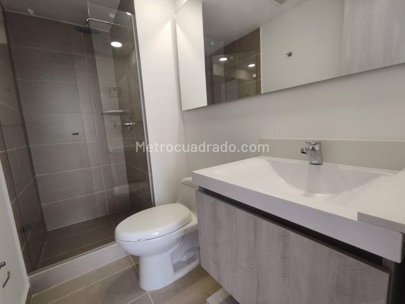 Apartamento Moderno de 2 Alcobas con Excelente Luz en Ciudad del Río - 9