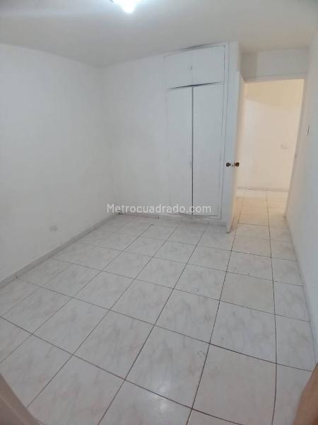 Casa Versátil de 5 Alcobas en Simon Bolívar - 4