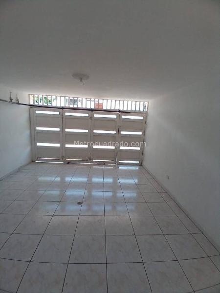 Casa Versátil de 5 Alcobas en Simon Bolívar - 5