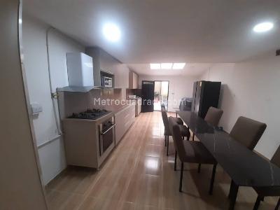 Casa de 5 alcobas en arriendo en Malibu, Medellín, 300 m² · foto 2 de 20