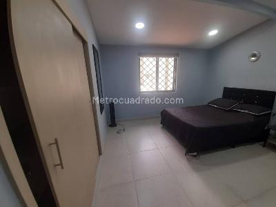 Casa de 5 alcobas en arriendo en Malibu, Medellín, 300 m² · foto 13 de 20