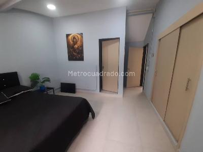 Casa de 5 alcobas en arriendo en Malibu, Medellín, 300 m² · foto 14 de 20