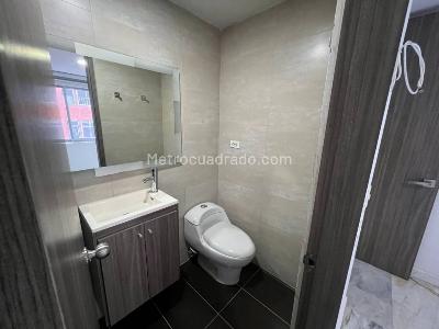 Apartamento de 3 alcobas en arriendo en Conquistadores, Medellín, 120 m² · foto 9 de 15