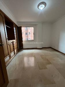 Apartamento de 3 alcobas en venta en Laureles, Medellín, 140 m² · foto 11 de 18