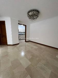 Apartamento de 3 alcobas en venta en Laureles, Medellín, 140 m² · foto 4 de 18