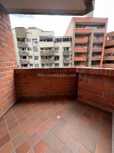 Apartamento de 3 alcobas en venta en Laureles, Medellín, 140 m² · foto 6 de 18
